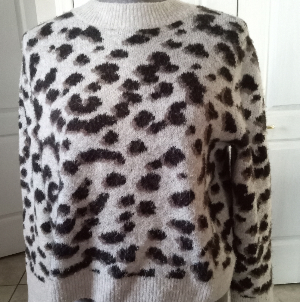 Women's sweater